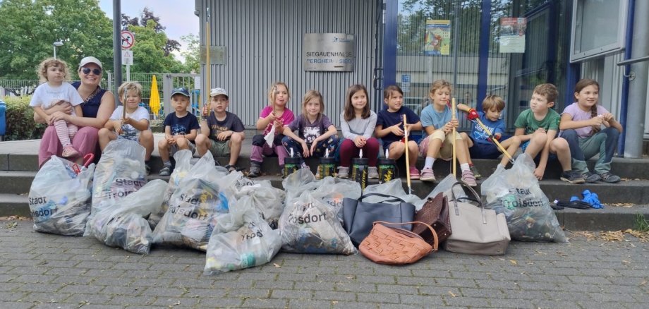 Die Faultierklasse der Siegauenschule in Bergheim sammelte Müll