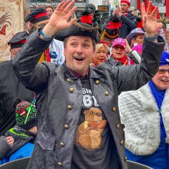 BM Biber im den symbolischen Topf