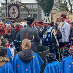 BM Biber im symbolischen Topf