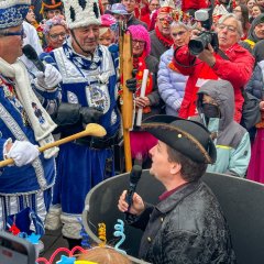 Herr Biber hält eine Rede im Topf zu den MDK Blau-Weiß