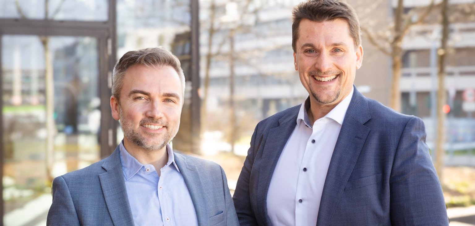 v.l. Oliver Kosmalla und Bürgermeister Alexander Biber