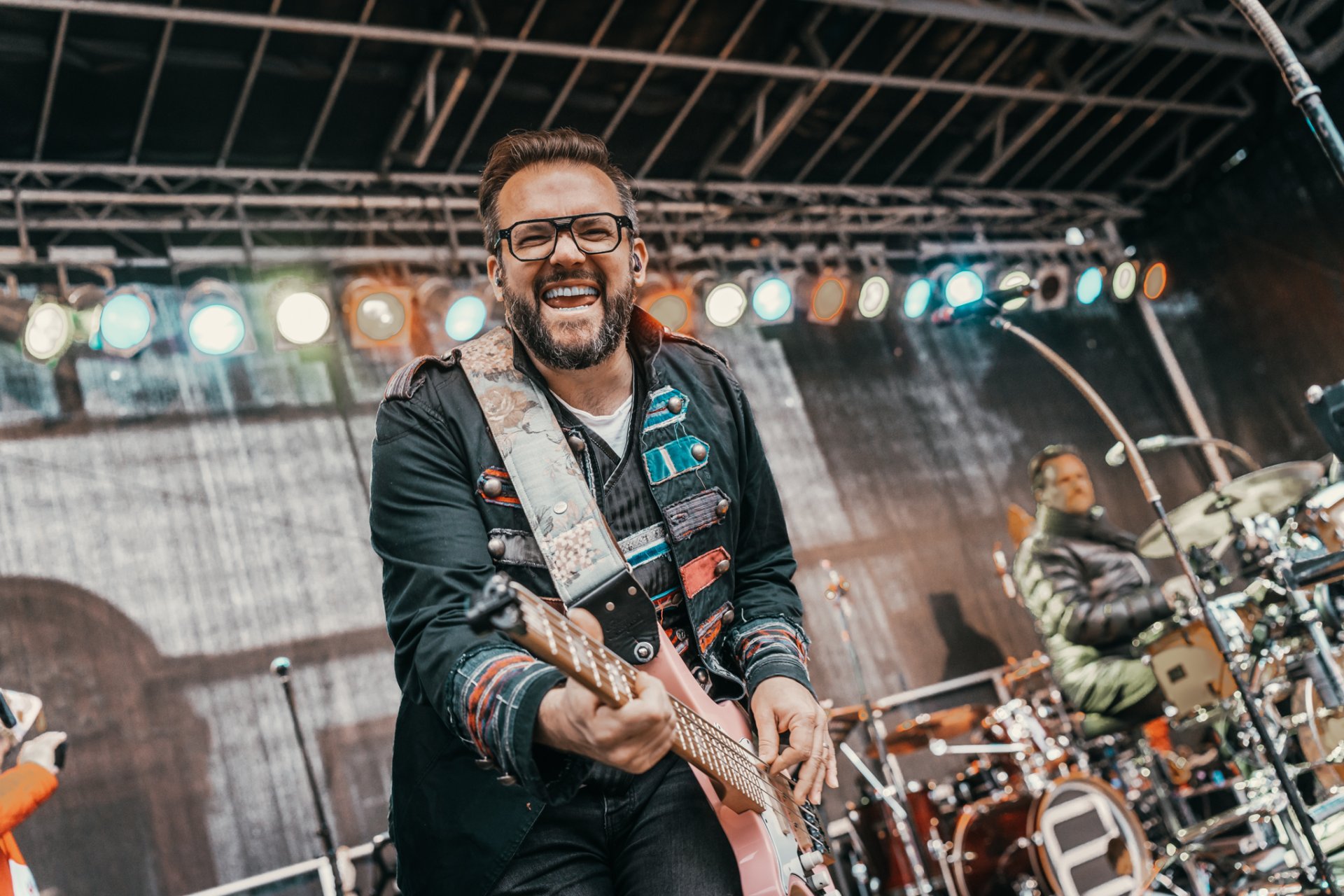 Gitarrist der Höhner auf der Bühne