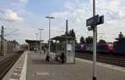 Bahnsteig am Bahnhof Spich