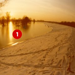 1. Türchen: Hochwasser in der Siegniederung, aufgenommen am 10.01.1982 (Fotograf: Fritz Vogel; Stadtarchiv Troisdorf, Fotonachlass Vogel)