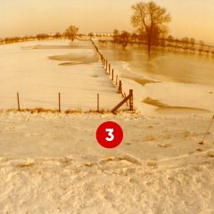 3. Türchen: Hochwasser in der Siegniederung, aufgenommen am 10.01.1982 (Fotograf: Fritz Vogel; Stadtarchiv Troisdorf, Fotonachlass Vogel)