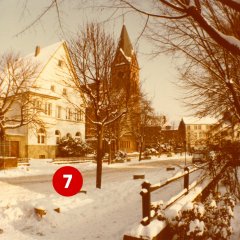 7. Türchen: Johanneskirche der Evangelischen Kirchengemeinde in der Viktoriastraße, aufgenommen am 14.01.1982 (Fotograf: Fritz Vogel; Stadtarchiv Troisdorf, Fotonachlass Vogel)