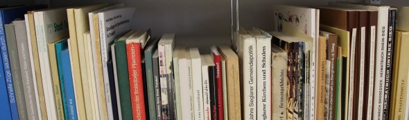 Einige Bücher zur Troisdorfer Stadtgeschichte (Bild: Stadtarchiv Troisdorf)
