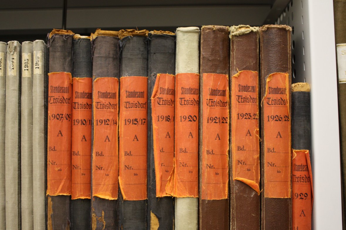 Troisdorfer Standesamtsregister (Bild: Stadtarchiv Troisdorf) Troisdorfer Standesamtsregister (Bild: Stadtarchiv Troisdorf)