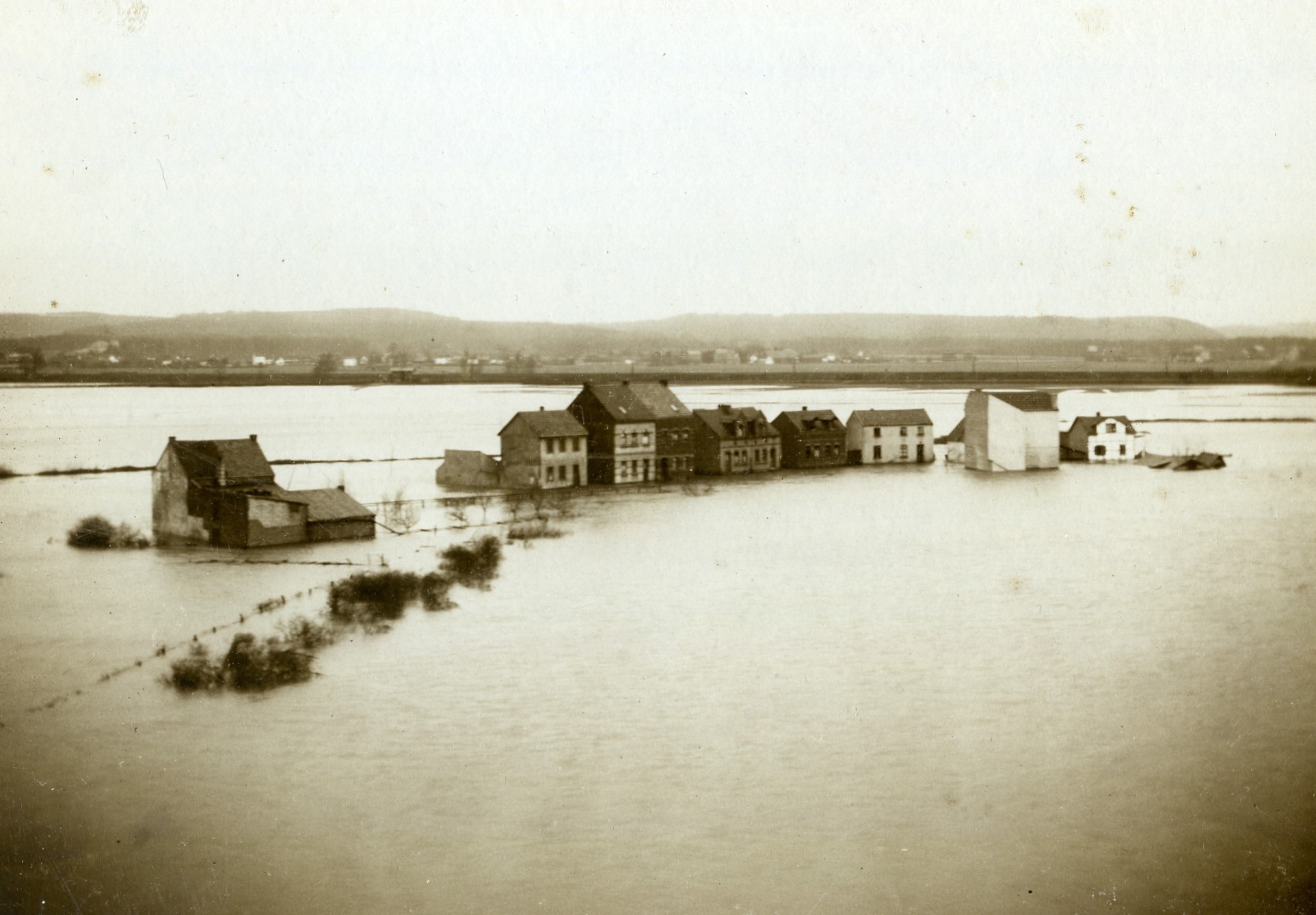 Hochwasser in Troisdorf im Jahre 1907 (Bild: Stadtarchiv Troisdorf) Hochwasser in Troisdorf im Jahre 1907 (Bild: Stadtarchiv Troisdorf)