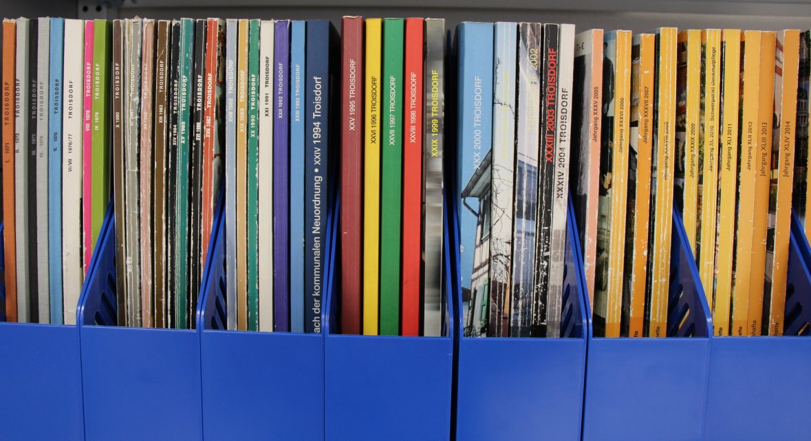Troisdorfer Jahreshefte im Lesesaal (Bild: Stadtarchiv Troisdorf) Troisdorfer Jahreshefte im Lesesaal (Bild: Stadtarchiv Troisdorf)