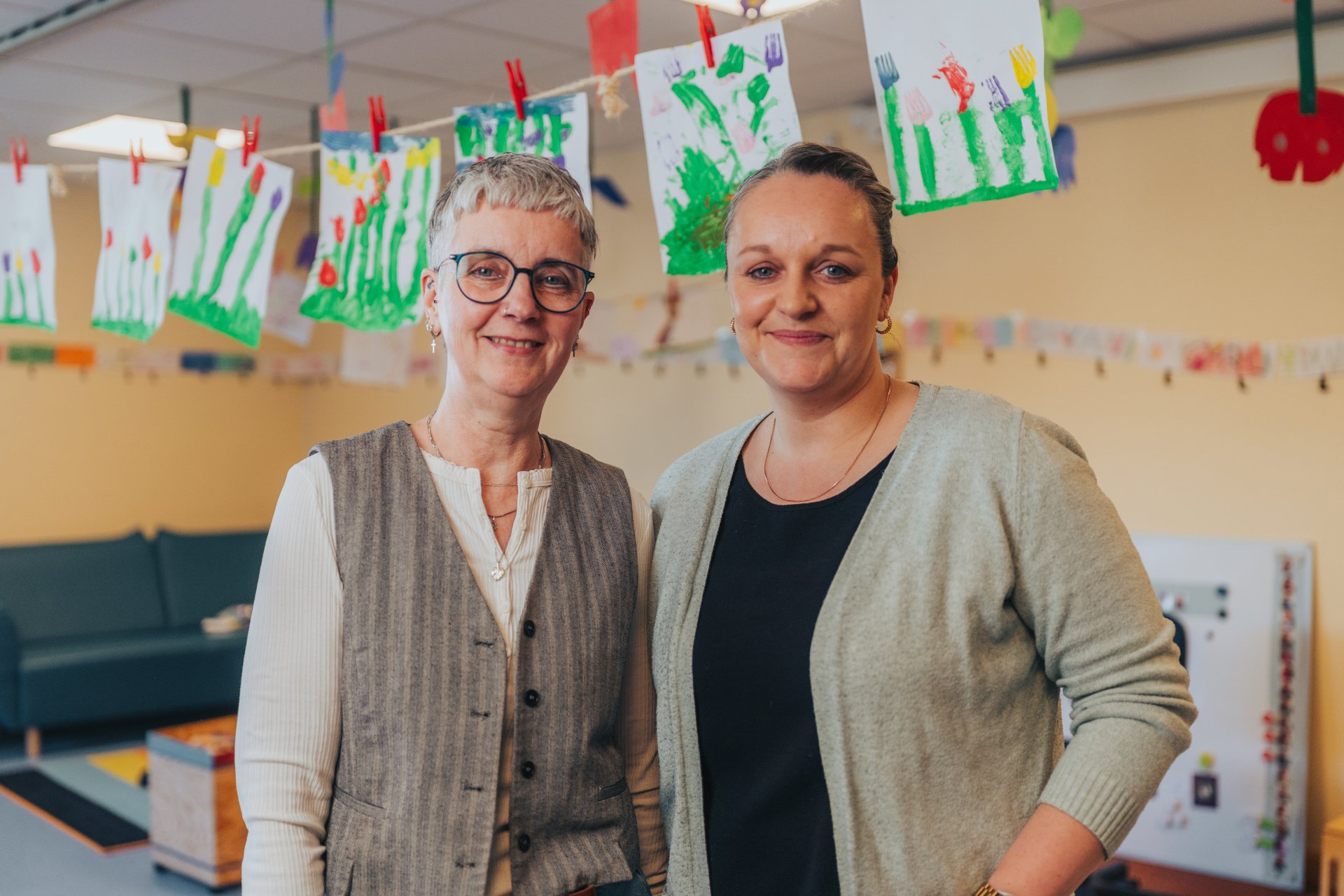 Personen in der Kita Personen mit Kinderbildern