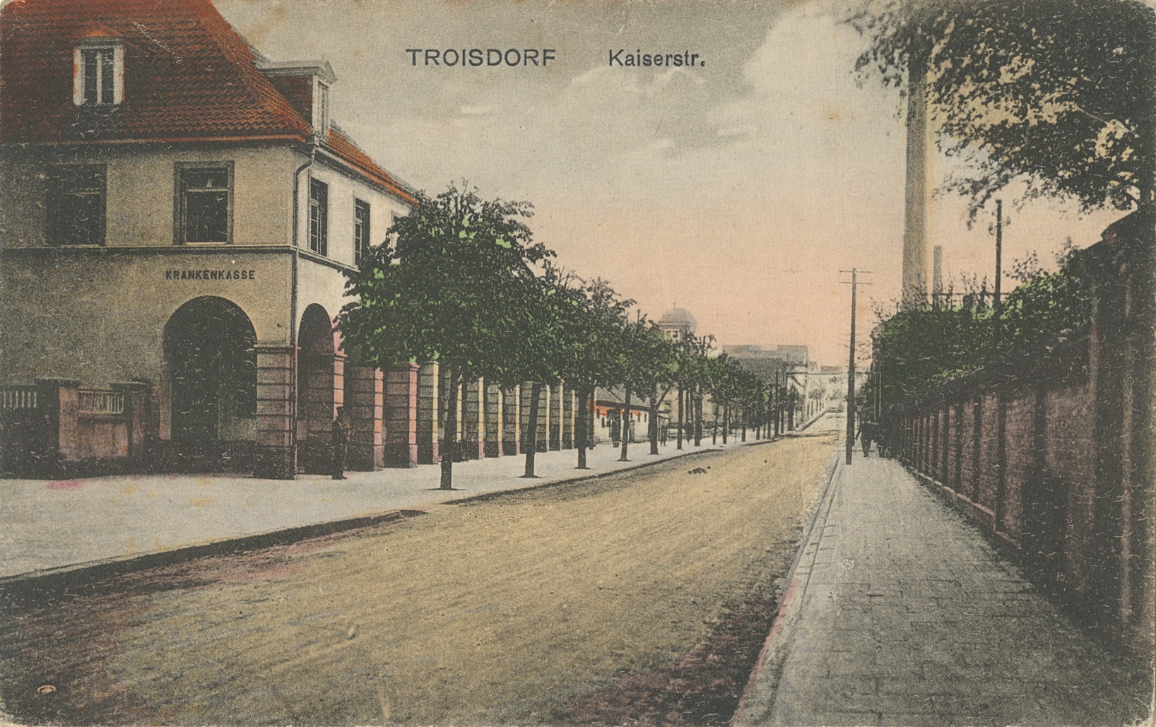 Die Kaiserstraße auf einer historischen Ansichtskarte, Verlag F. W. Dornbusch (Quelle: Stadtarchiv Troisdorf) Die Kaiserstraße auf einer historischen Ansichtskarte, Verlag F. W. Dornbusch (Quelle: Stadtarchiv Troisdorf)