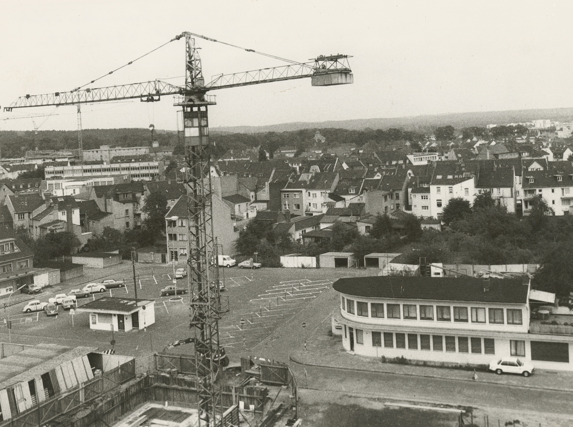 Wilhelm-Hamacher-Platz vor der Bebauung (Quelle: Stadtarchiv Troisdorf, Fotosammlung)